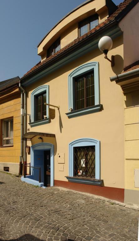 Penzion Pod Hradom Тренчин Экстерьер фото